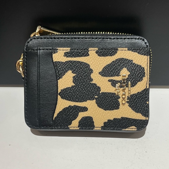 NWT Coach Outlet Zip Card Case Leopard Print - Picture 3 of 5
